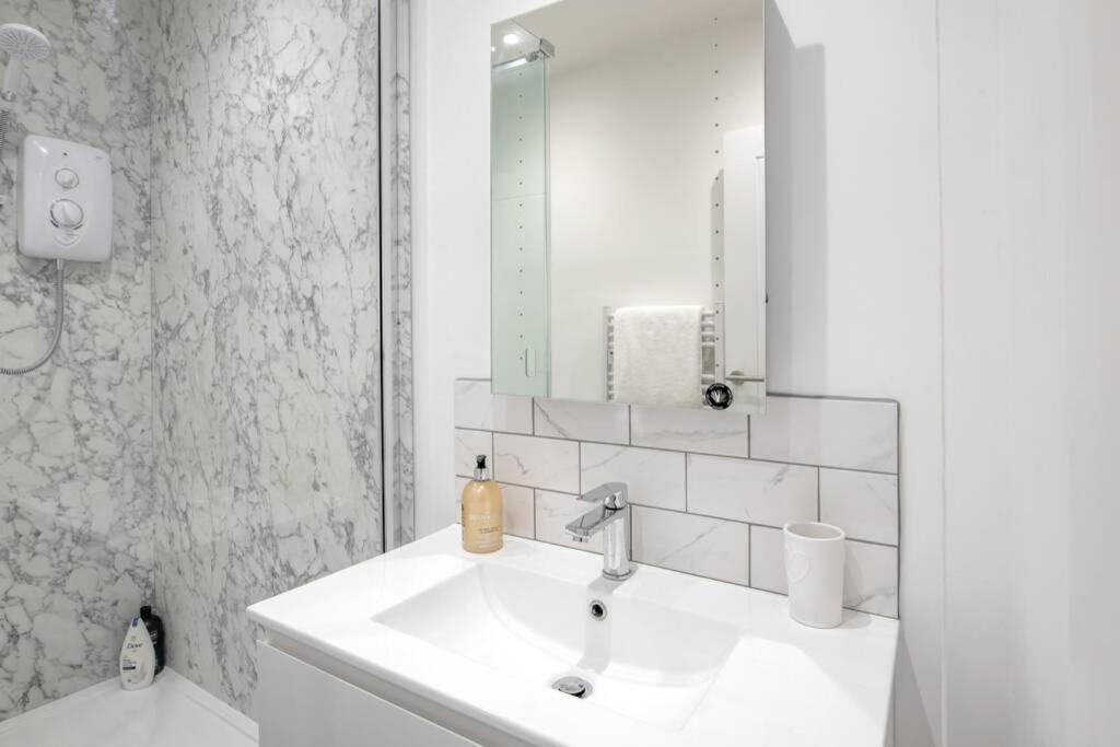 2 Bed City Centre Apartment 1 Min From Bath Abbey Exterior foto